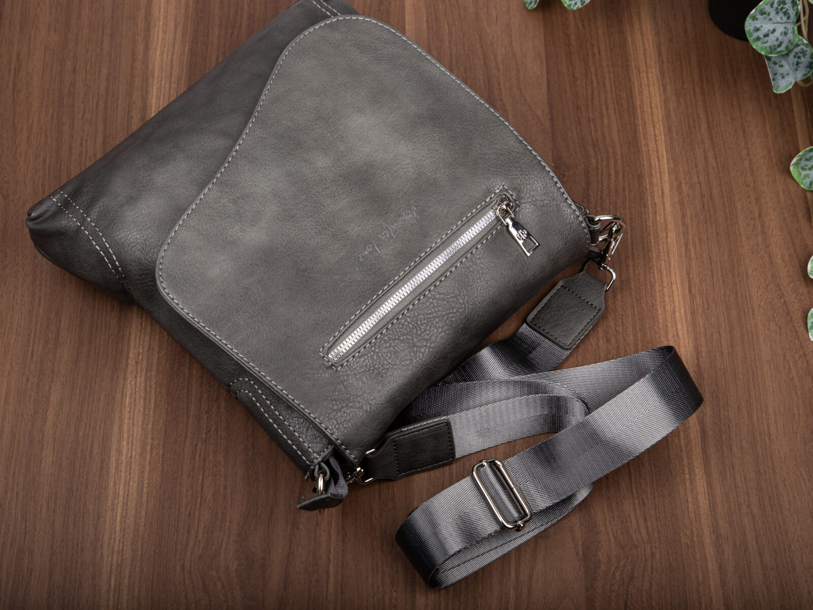 4e76b78a716e77a3ee0cae69059969c8